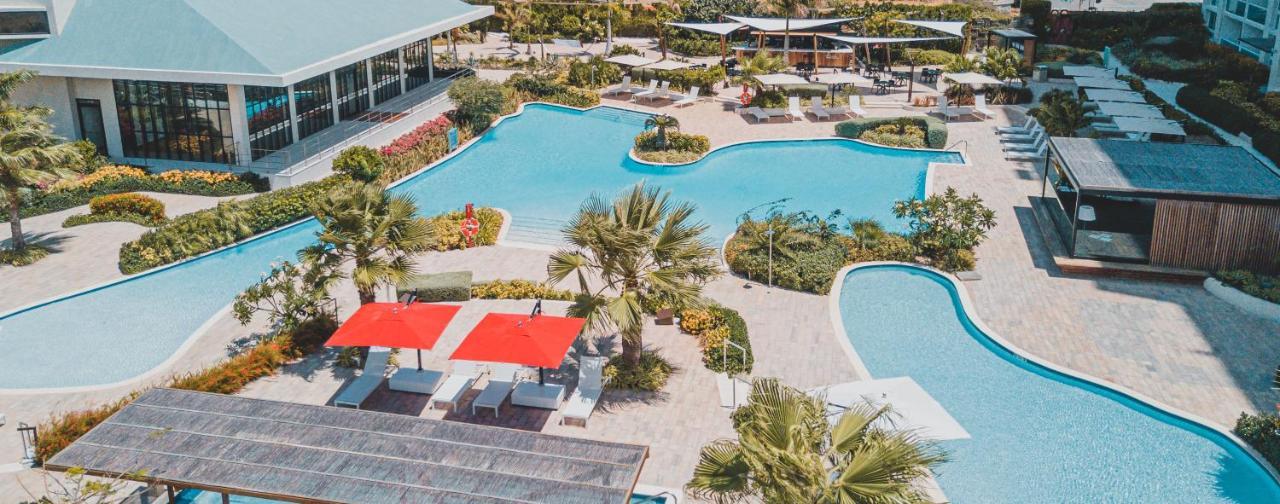 Radisson Blu Aruba Hotel Palm Beach Buitenkant foto
