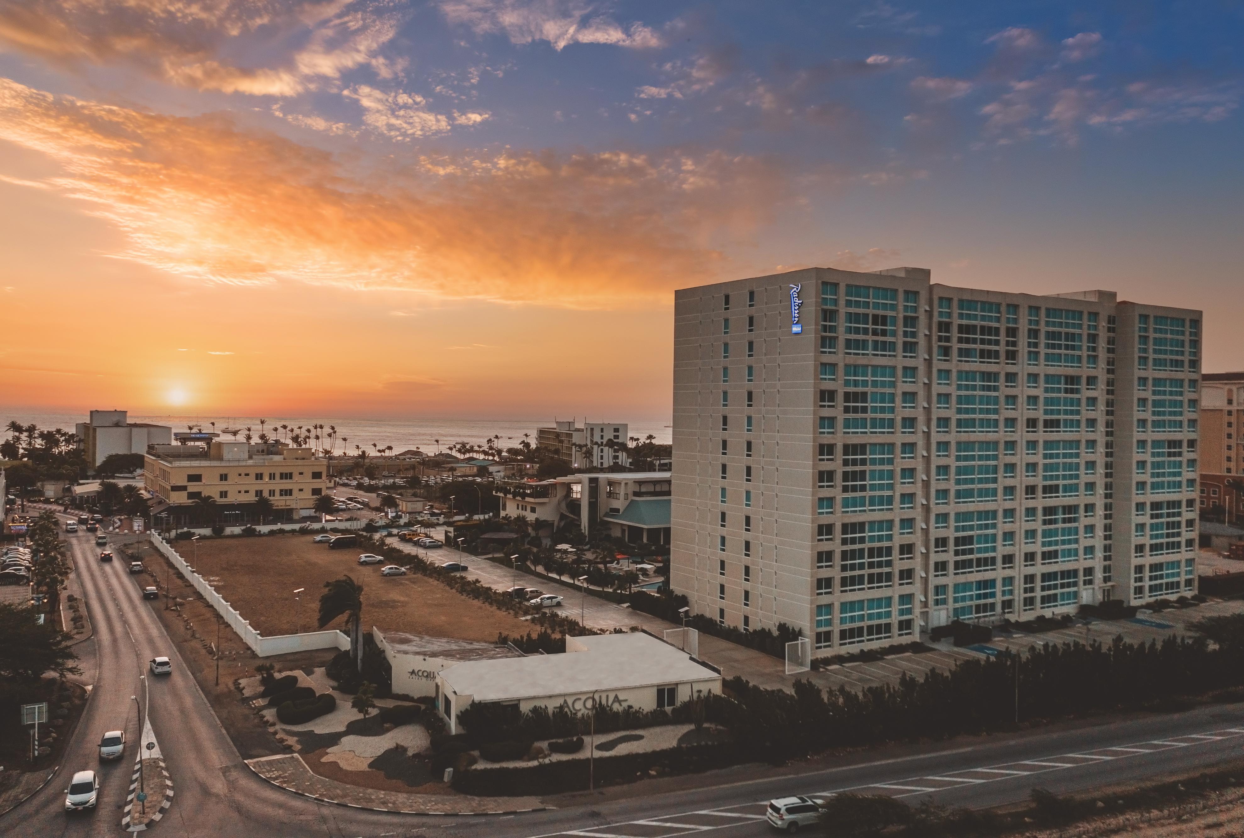 Radisson Blu Aruba Hotel Palm Beach Buitenkant foto