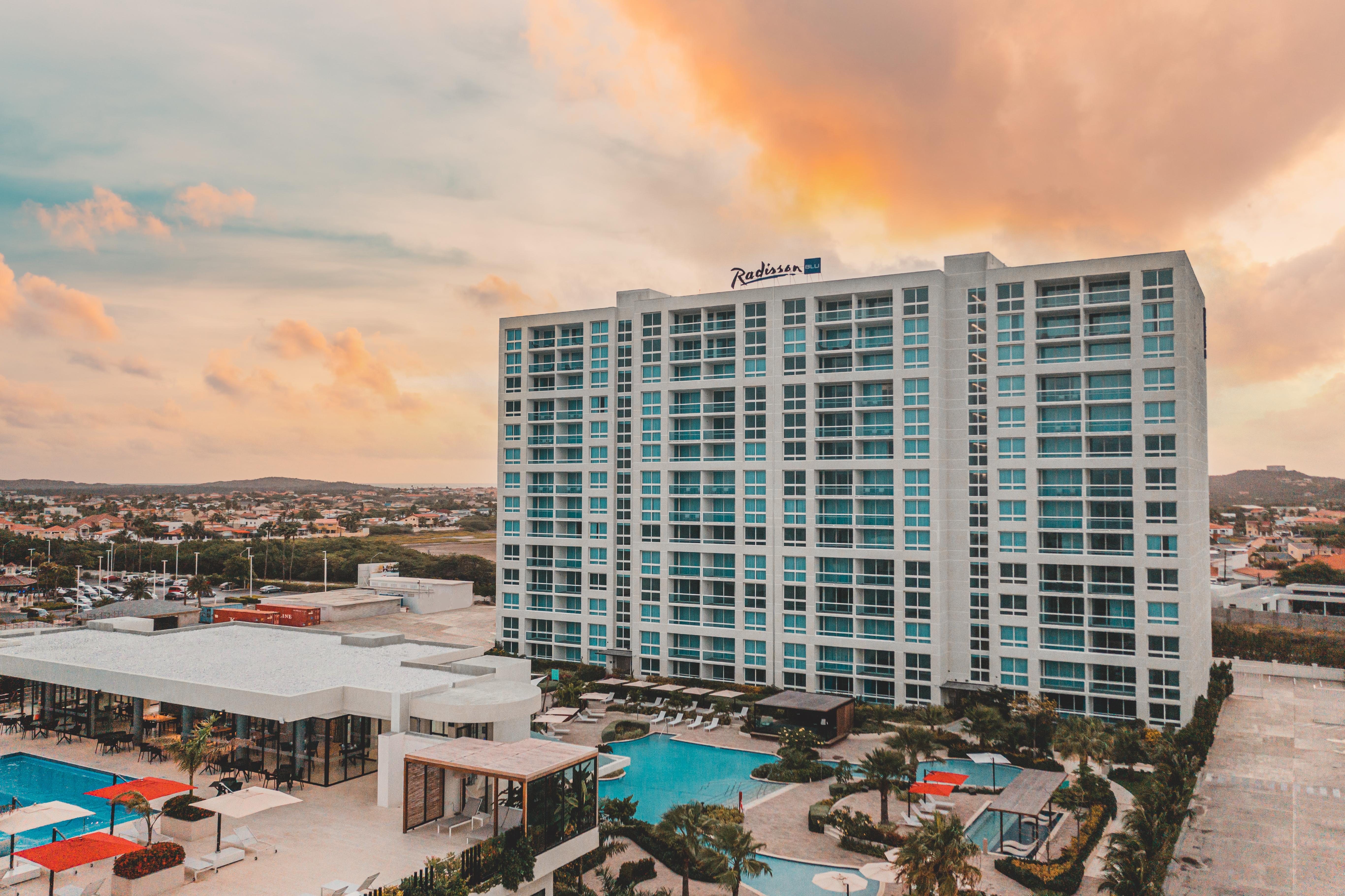 Radisson Blu Aruba Hotel Palm Beach Buitenkant foto