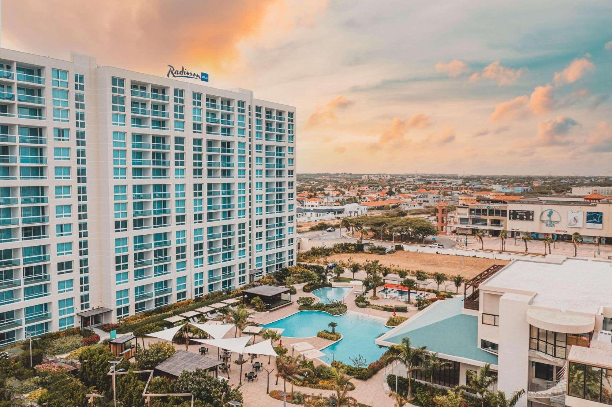 Radisson Blu Aruba Hotel Palm Beach Buitenkant foto